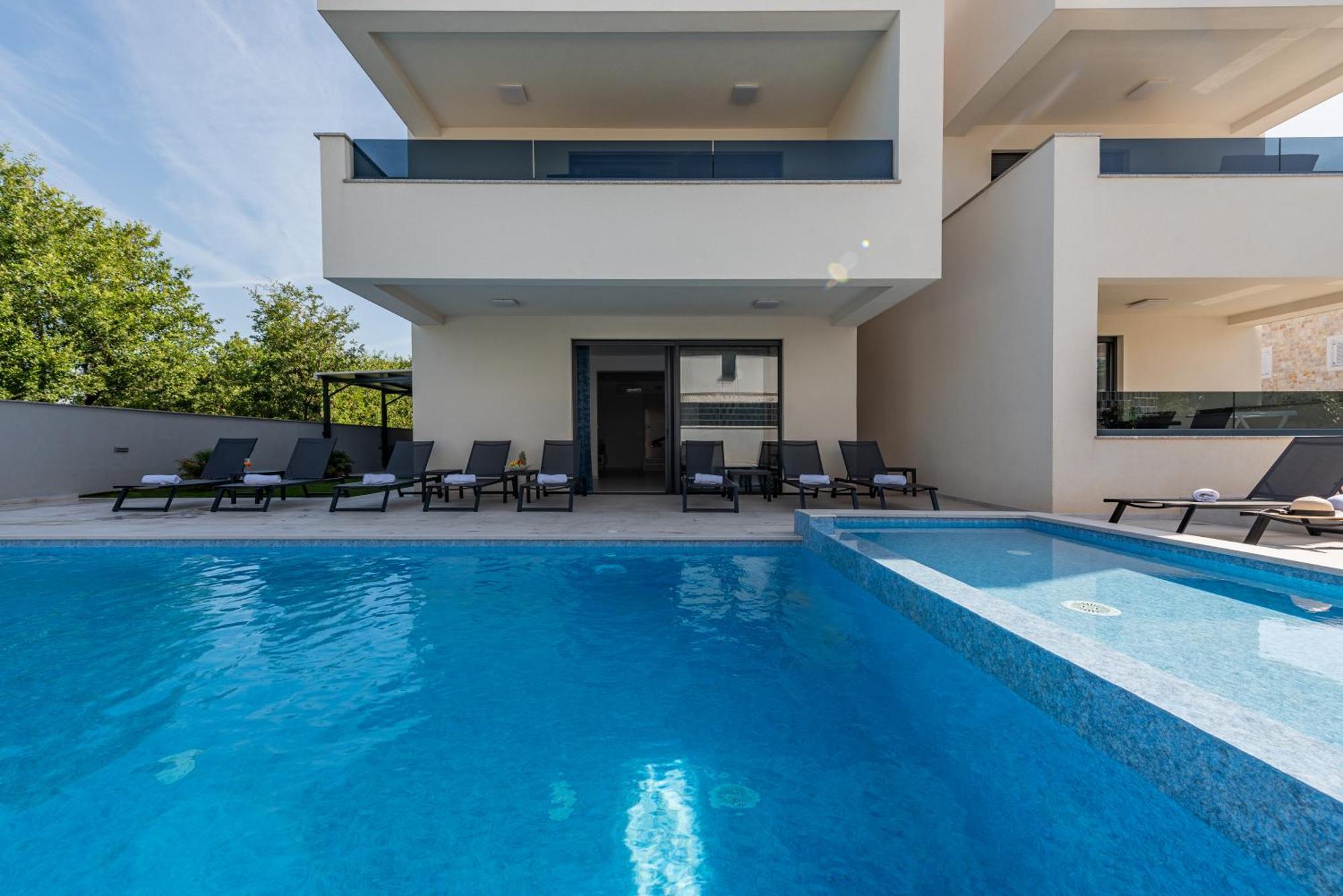 Apartments Menalo Elegance 자톤 외부 사진