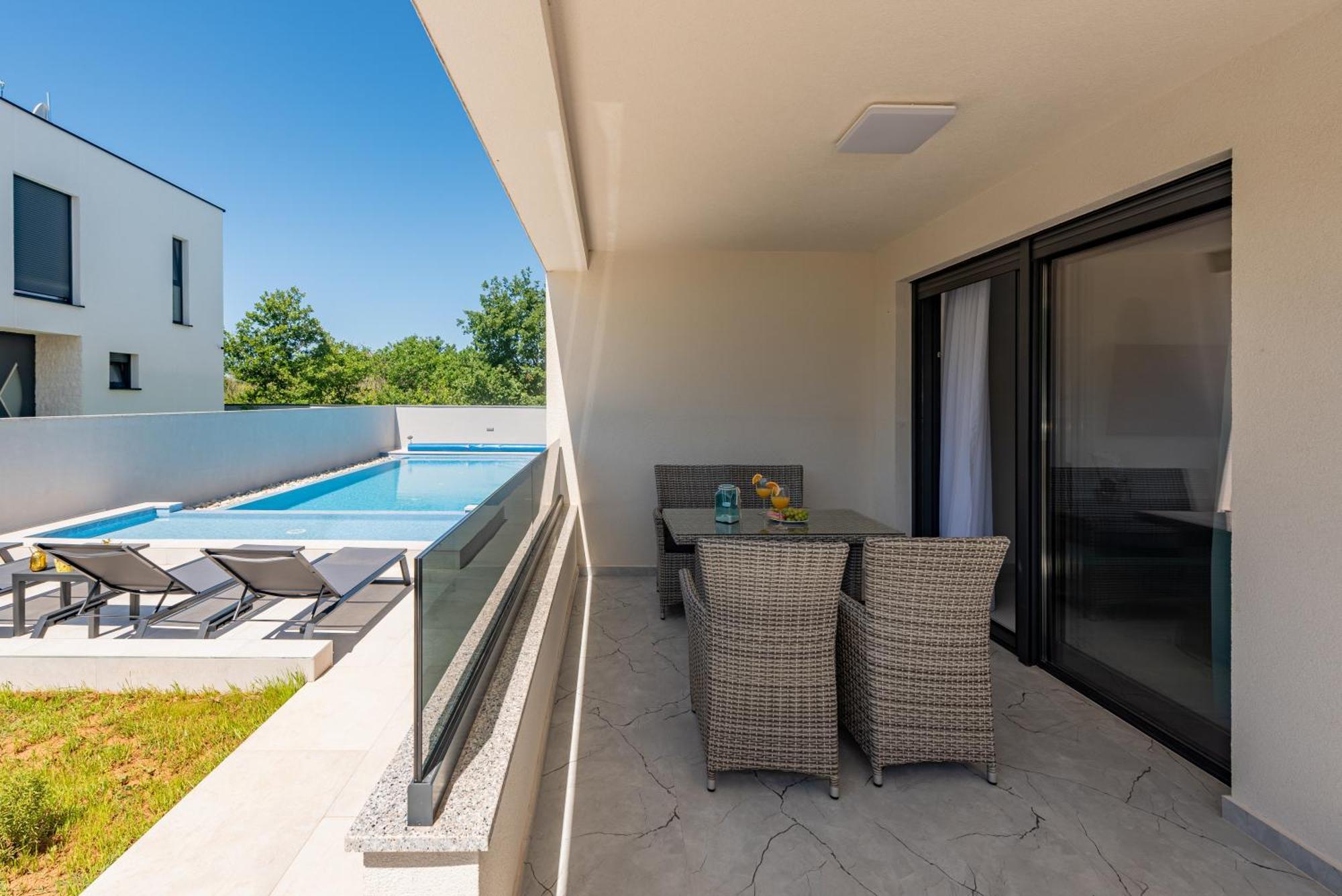 Apartments Menalo Elegance 자톤 외부 사진